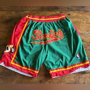 1995-1996 Seattle SuperSonics Just Don Shorts Size XL